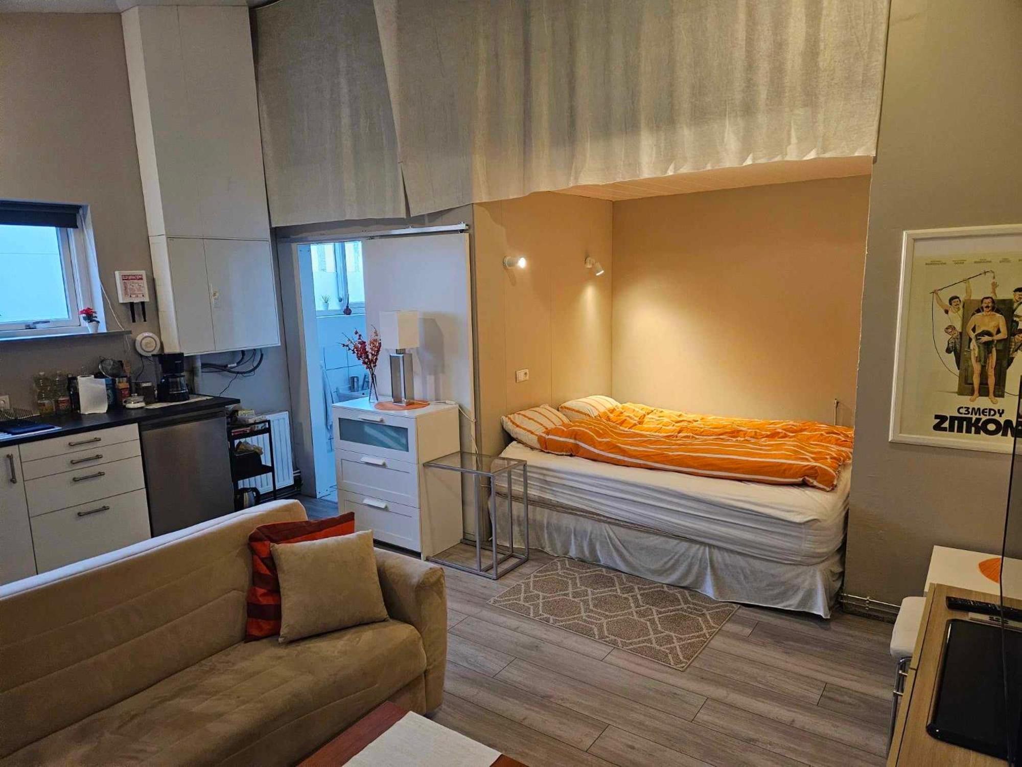 Private Studio Apartment Near The Airport Njarthvik Extérieur photo